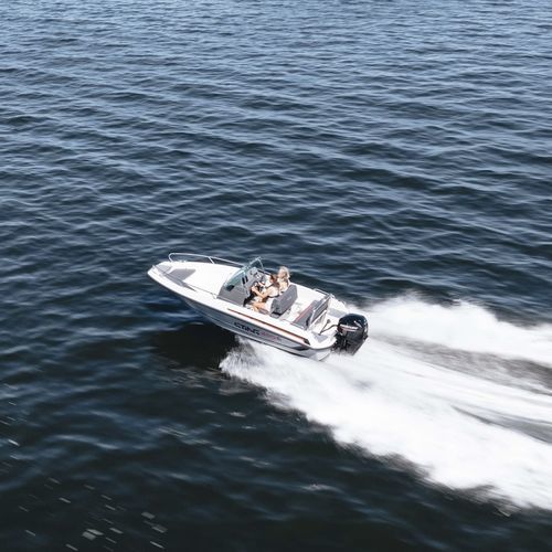 Открытый катер c подвесным мотором - 485 S - Sting Boats Europe - с центральной консолью / макс. 5 человек / солнечная ванна