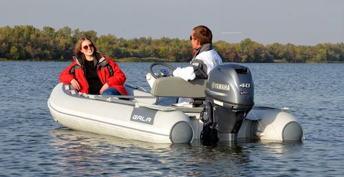 Надувная лодка c подвесным мотором - Atlantis AQUAHELM - GALA MARINE INTERNATIONAL In - полужесткая / открытая / с боковой консолью
