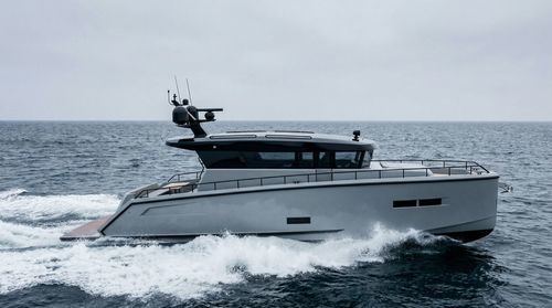 Быстроходный катер с внутренним мотором - BY34 - Brizo Yachts - двухмоторный / хардтоп / круизный