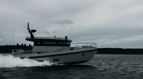 Быстроходный катер с внутренним мотором - BY42 CLASSIC - Brizo Yachts - двухмоторный / хардтоп / оффшорный