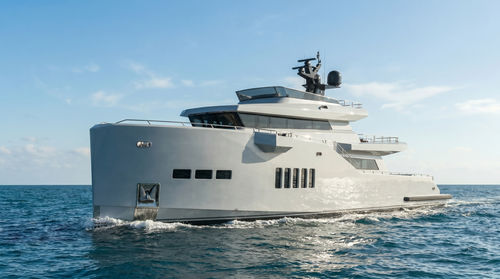 Круизная моторная яхта - BY24M  - Brizo Yachts - оффшорная / траулер / с флайбриджем