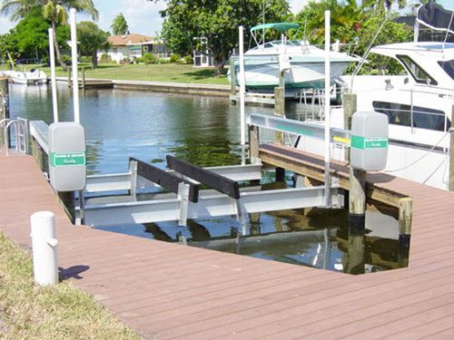 Лифт для катеров - Alumavator - IMM Quality Boat Lifts, Inc. - установленный на палубе / из алюминия