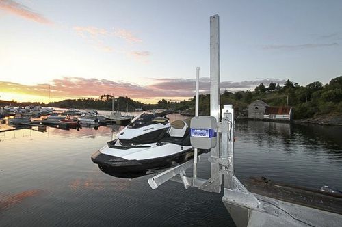 Подъемник для гидроцикла для водных мотоциклов - PWC 1500  - IMM Quality Boat Lifts, Inc.