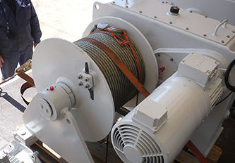Лебедка для судна - Tugger  - DMT MARINE EQUIPMENT SA - для буксировки / для управления якорем / с гидравлическим приводом