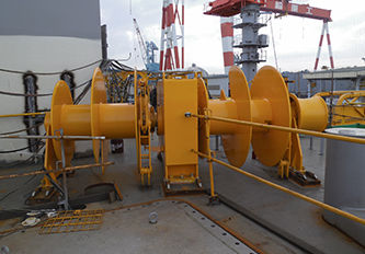 Лебедка для управления якорем - DMT MARINE EQUIPMENT SA - для судна / с гидравлическим приводом / простой барабан