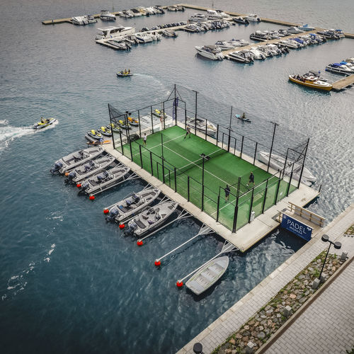 Плавучая платформа - BLUET FLOATING SOLUTIONS - для яхтенной стоянки / модульная / площадка для падел-тенниса