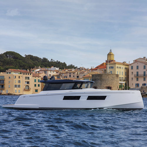Круизная моторная яхта - Pardo GT65 - Pardo Yachts - хардтоп / 3 каюты / 6 спальных мест
