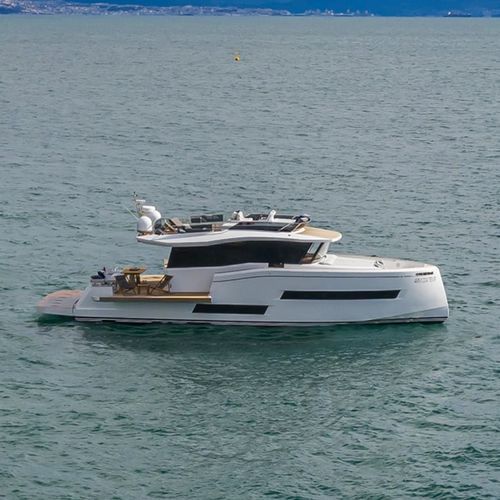 Круизная моторная яхта - Endurance 60 - Pardo Yachts - с рулевой рубкой / POD IPS / 3 каюты